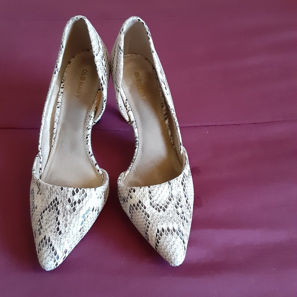 Shoes - Picture 4 of 4